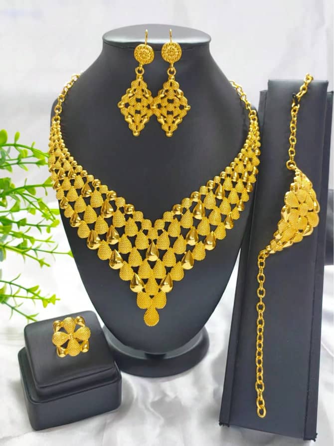 اطقم فاخره نسائيه