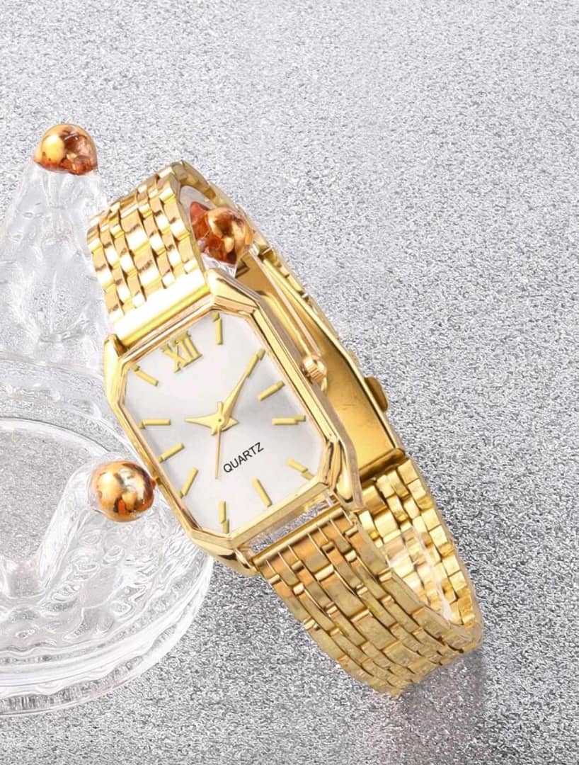 ساعه نسائيه